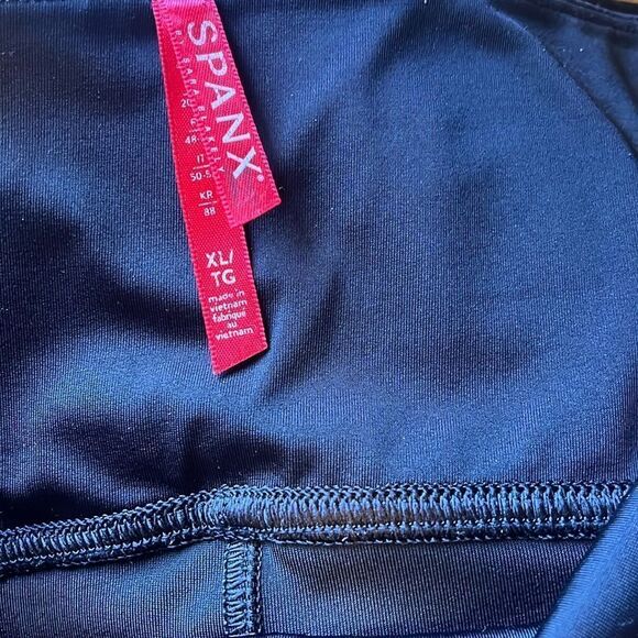 EXCELLENT CONDITION WOMEN’S XL SPANX FAUX LEATHER HI-WAISTED BLACK LEGGINGS - Picture 10 of 11